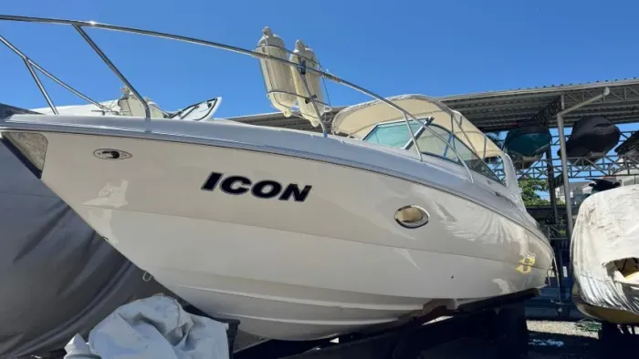 Lancha Triton 27,5 c/ Mercruiser 5.7 c/ 230 hs de uso 