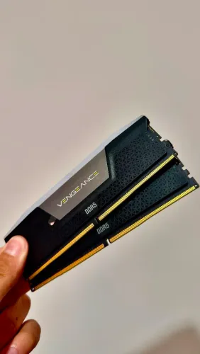 Kit 2X16GB DDR5 6200Mhz RGB CL 36