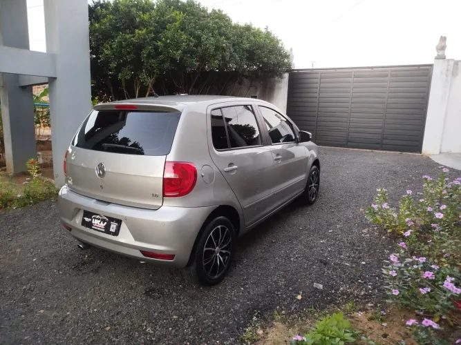 Volkswagen Fox 1.6 MI Total Flex 8V 5P 2014