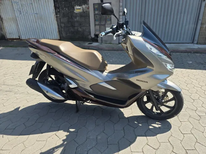 PCX Dlx 150 ano 2022