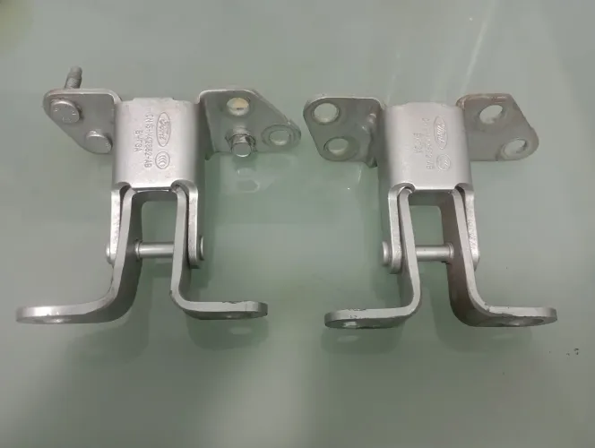 Par de dobradiças da tampa de mala Ford Ecosport 2014 originais