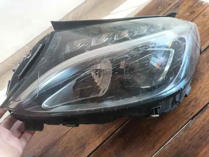 FAROL MERCEDEZ C180