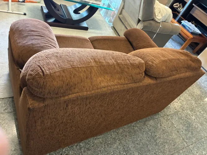 Sofá cama cor marrom escuro 