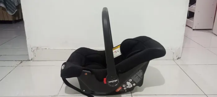 Vende-se bebê conforto
