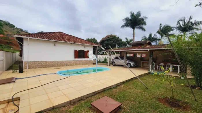 Imóvel para venda tem 185m² com 3 quartos em Centro - Simão Pereira - MG