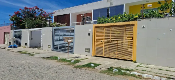 Duplex fundo da Igrejinha do bairro country clube