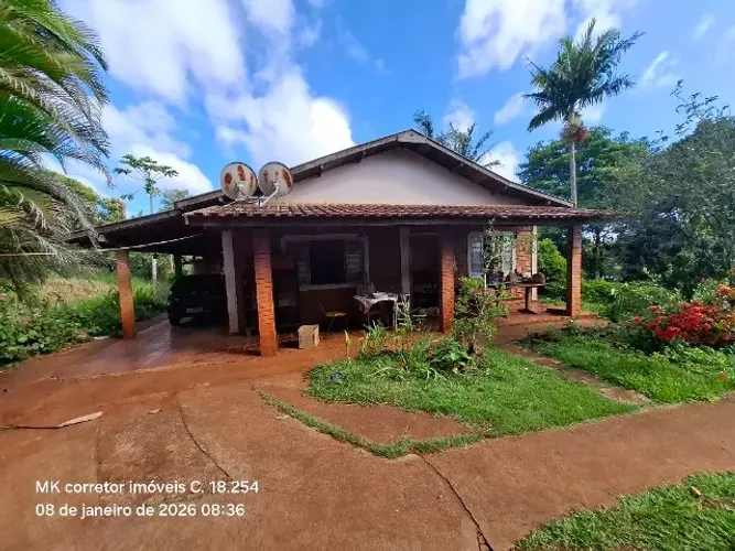 Chácara de 3.000,00 com casa 185,00 m2 no condomínio Marajoara em Ibiporã.