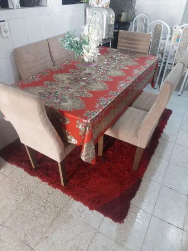 Vendo sala de jantar completa com aparador para 6 pessoas