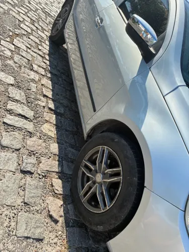 Rodas aro 14 com 4 pneus novos 175/70