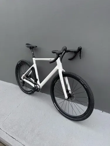Bike BXT Gravel 135 carbono