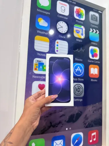 iPhone 17e 256GB - novo lacrado (08/07/26) acompanha garantia de 1 ano