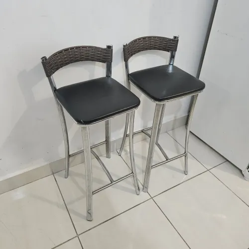 Par de Banquetas Estifadas 60cm de altura 