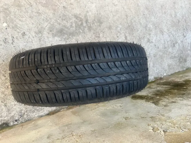 Pneu aro 14