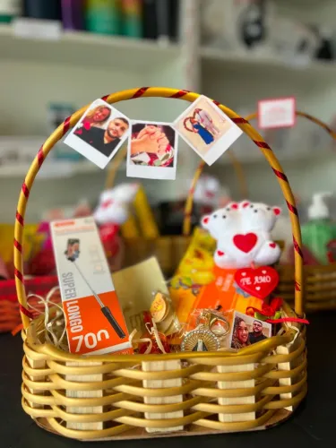 Cesta dia dos namorados personalizada | kit presente romântico