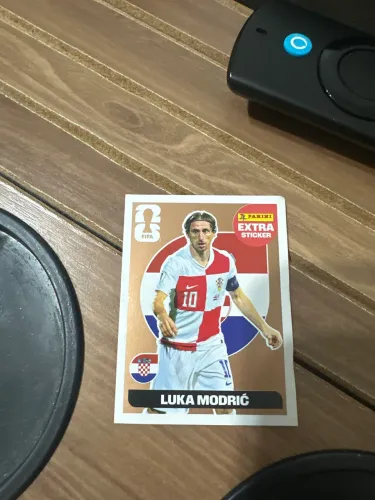 Figurinha Gold Extra Sticker Luka Modric rara - Copa 2026 - Ótimo estado para negócios