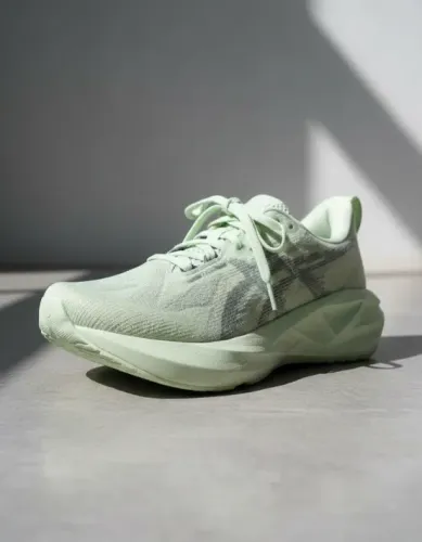 Tênis Corrida Asics Novablast 5