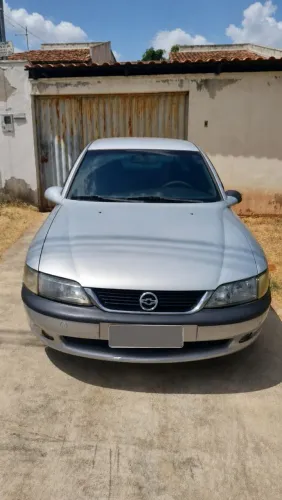 Chevrolet Vectra CD 2.2 16V / 2.0 16V Mec./aut. 1998