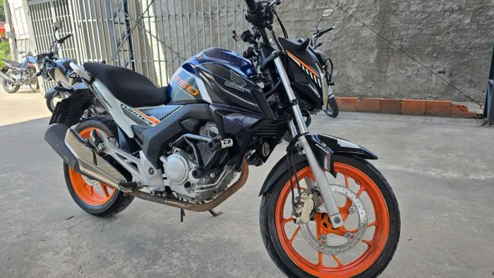 Moto HONDA TWISTER CB250F 2020