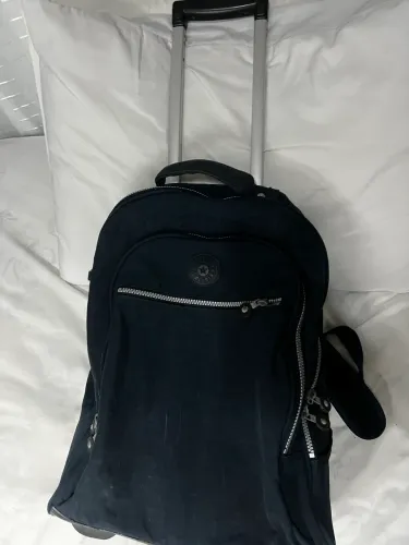 Mochila Kipling de rodinha azul marinho original