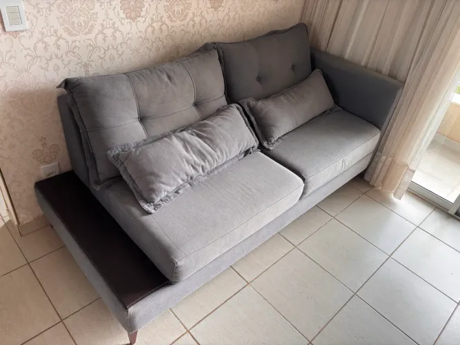 Sofá 3 lugares tipo divã