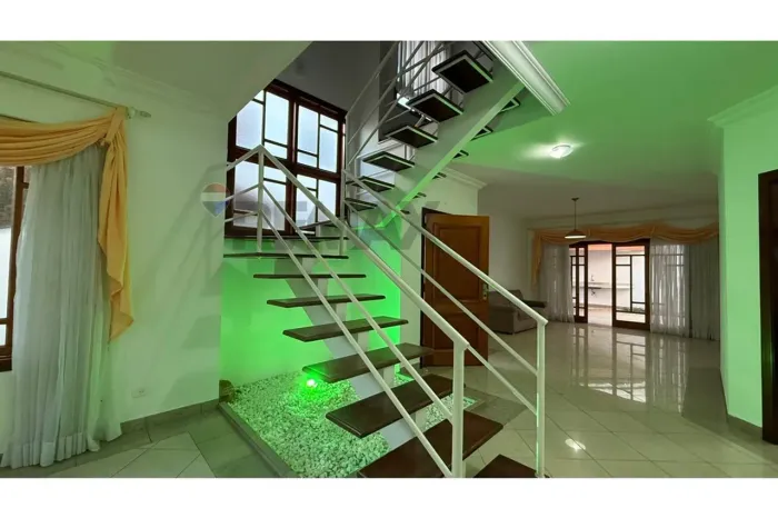 Casa em condomínio para locação em Arujá, 4 Suítes e 4 Vagas