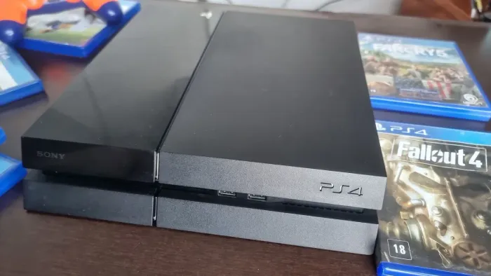 Ps4 500gb +6 jogos e controle