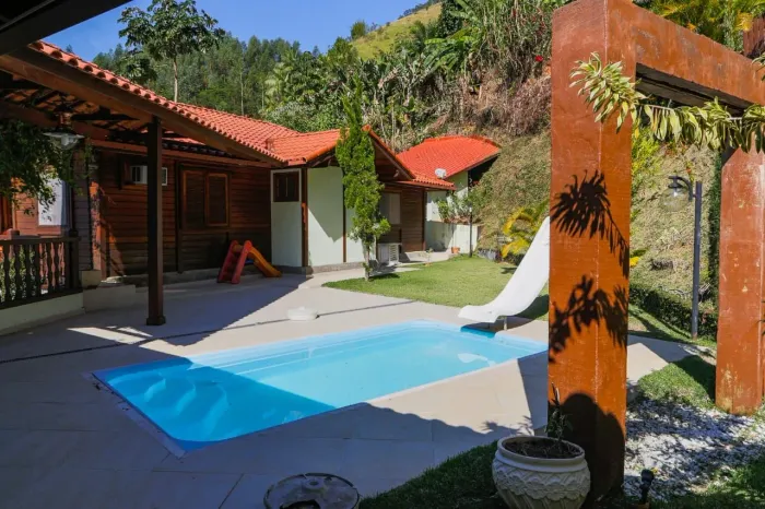 Casa na serra-mar na localidade da Cascata