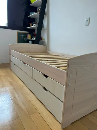 Cama infantil com 3 gavetas + cama auxiliar - ótima qualidade