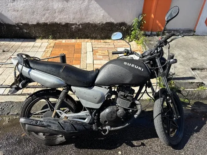 MOTO SUZUKI YES 125