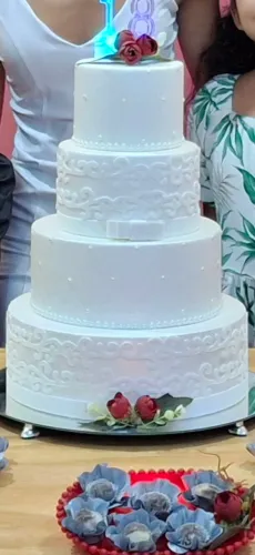 Kit Completo Bolo Fake, 5 Bandejas 15 Anos / Casamento.