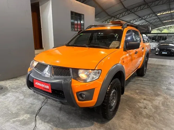 Mitsubishi L200 Triton Savana 3.2 CD TBI Dies. Mec. 2016