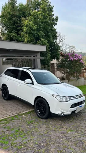 Mitsubishi Outlander 2.0 16V 160cv Aut. 2014