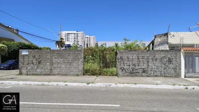 Terreno na Atalaia, a 100 metros da Pandoro.