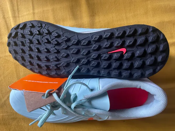 Chuteira Nike original society 
