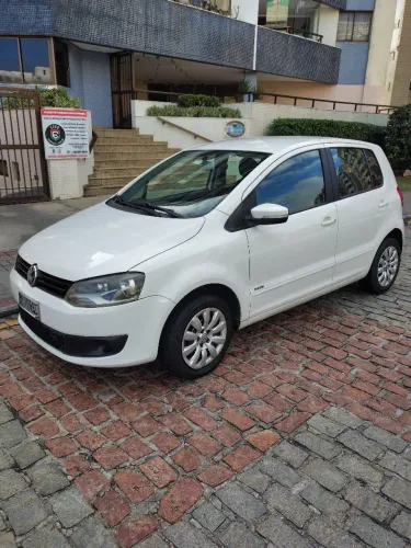 Volkswagen Fox 1.0 MI Total Flex 8V 5P 2014