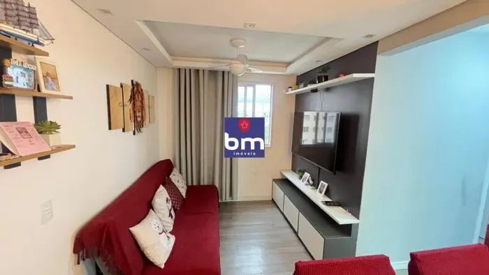 Apartamento de 41m2 com móveis planejados pronto para morar ao lado do metrô Campo Limpo!