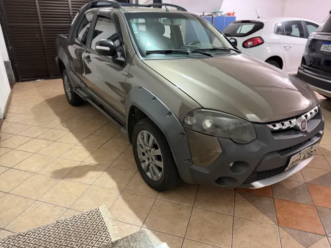 Fiat Strada Adv. M. March. 1.8 Flex 16V CD 2013