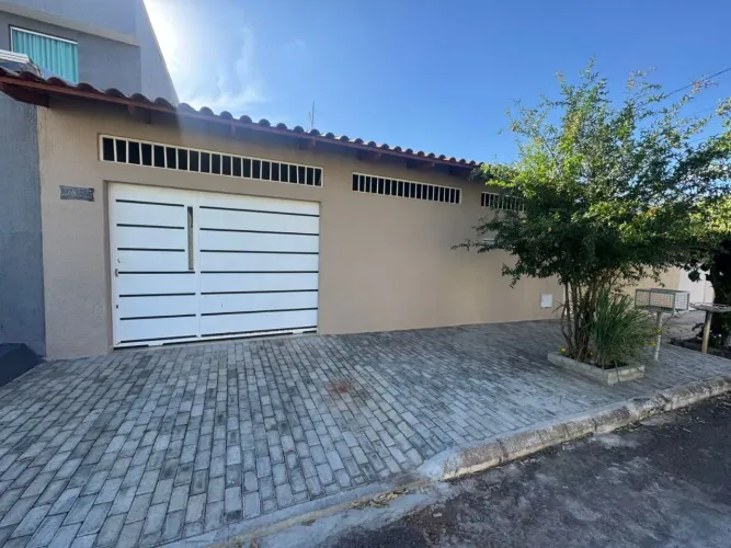 Casa à Venda- Região Parque Atheneu, ótima localização 8 minutos do autódromo