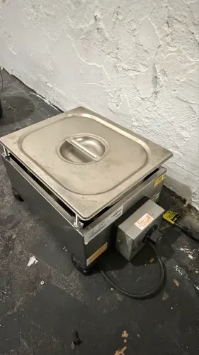 Banho-Maria elétrico de bancada em inox
