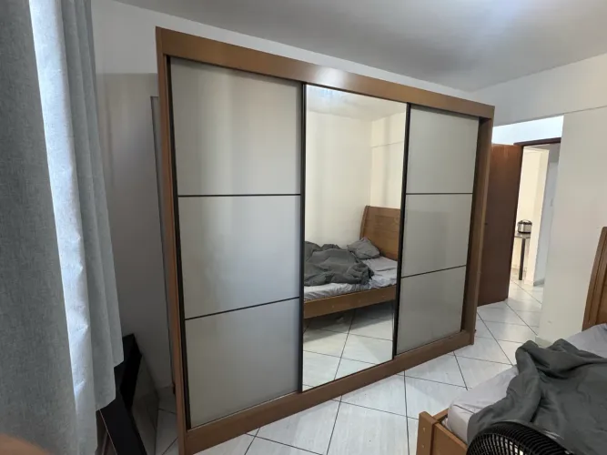Guarda roupa geran moveis com espelho 2,80Largura x 2,25 altura 0,65 profundidade