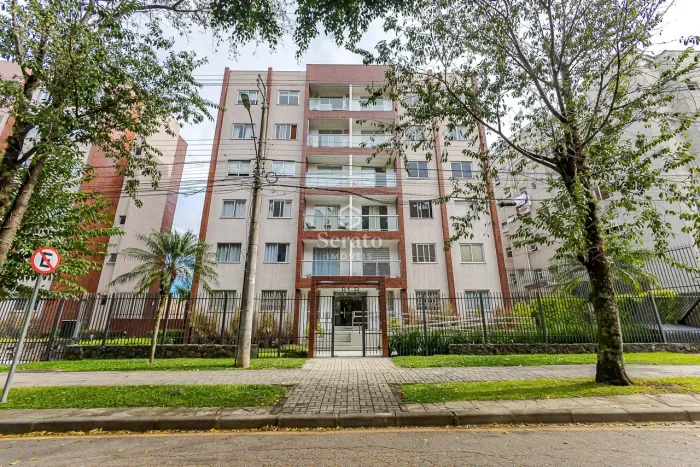 Apartamento em rua sem saída no Juvevê.