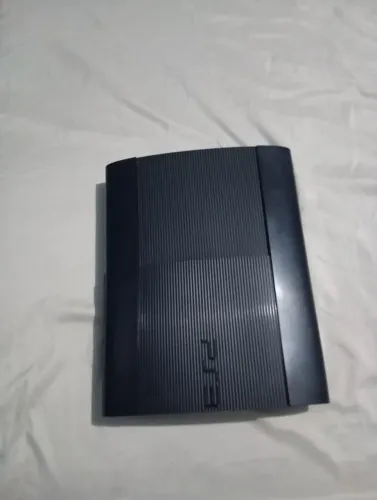 PS3 super slim DESBLOQUEADO com 2 controles 