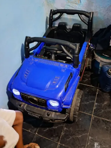Carro infantil elétrico 