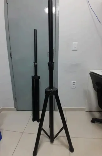 2 TRIPES PEDESTAIS PARA CAIXA DE SOM