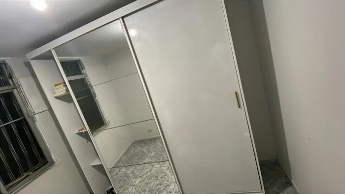 Guarda Roupa Bartira Branco - Semi Novo porta de Correr