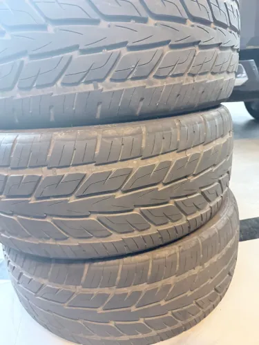 03 pneus usados 285/40/22