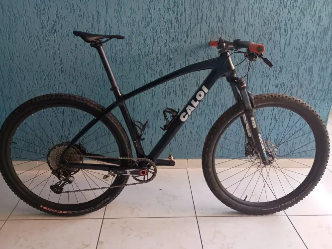 Caloi elite carbon racing tamanho 19
