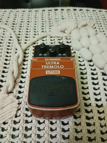 Behringer Ultra Tremolo