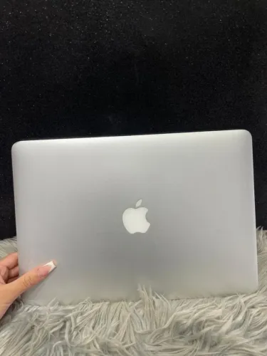 MACBOOK AIR 