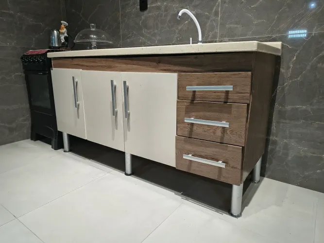 Balcão de cozinha com tampo e Cuba